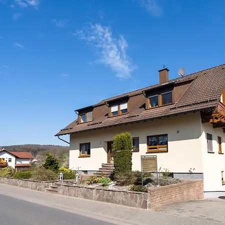 Apartment Apartment In The Odenwald With Terrace *